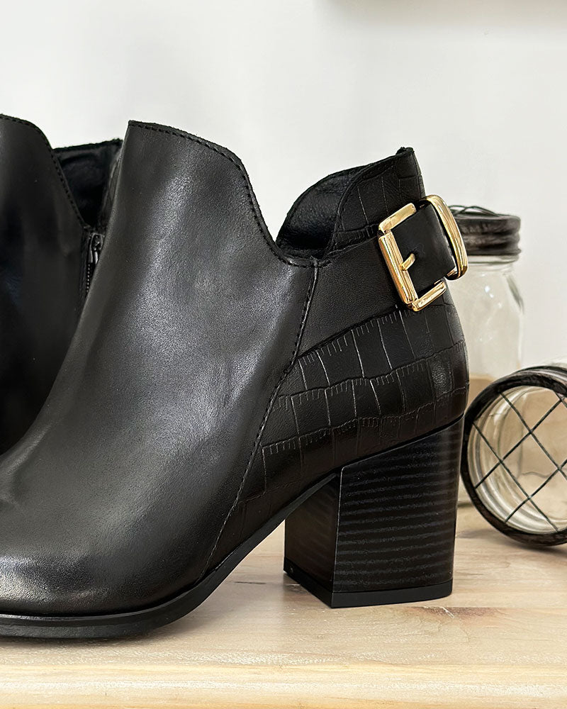 BOTA BUCKLE