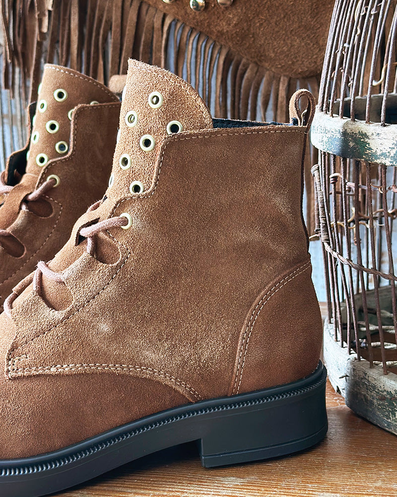 BOTA HOLES
