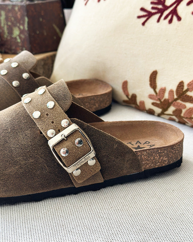 CLOGS AXEL