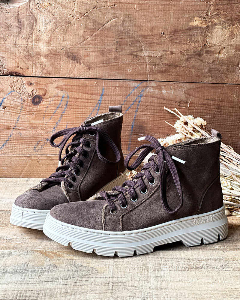 BOTA SUEDE
